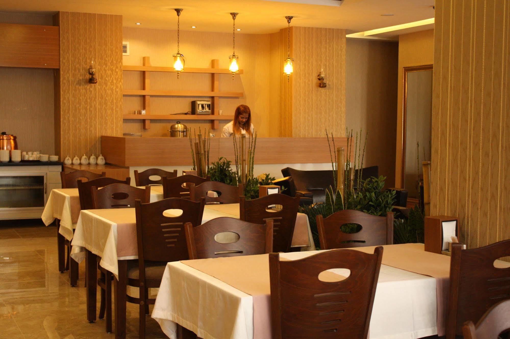 Adana Yukselhan Hotel Εξωτερικό φωτογραφία